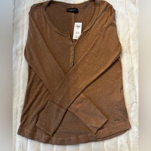 NWT‼️- Abercrombie and Fitch long sleeve